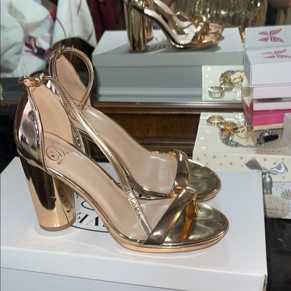 Metallic Gold High Heeled Sandals with Block Heel and Ankle Strap